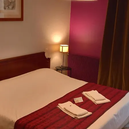Brit Hotel Comtes De Champagne - Troyes Centre Historique Esterno foto
