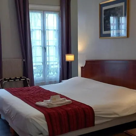 Brit Hotel Comtes De Champagne - Troyes Centre Historique Esterno foto