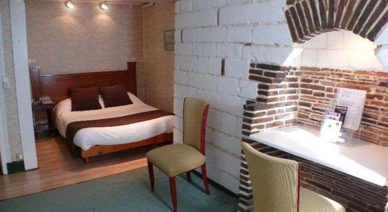 Brit Comtes De Champagne - Centre Historique Hotel 2*